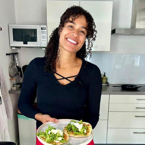 Caesar Chicken Tacos mit Romanasalat und cremigem Caesar-Dressing