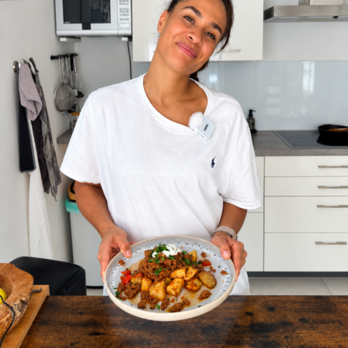 Loaded Potatoes mit Rinderhack, knusprigen Kartoffeln und Skyr-Topping