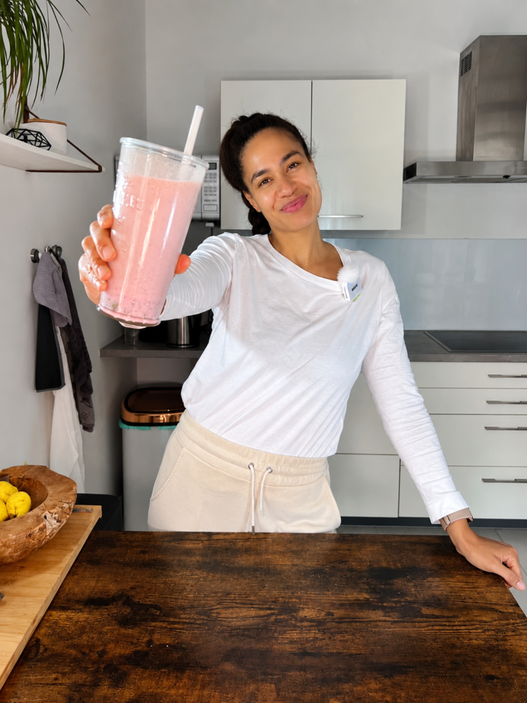 Pfirsich-Joghurt-Smoothie mit Skyr und Haferflocken