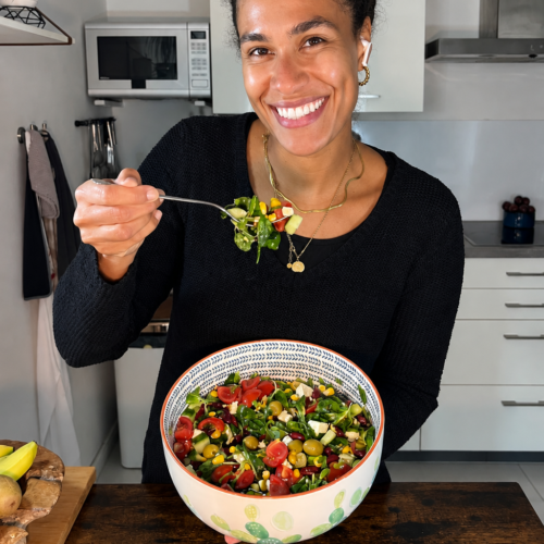 Feldsalat mit Kidneybohnen, Feta, Mais und Honig-Senf-Dressing