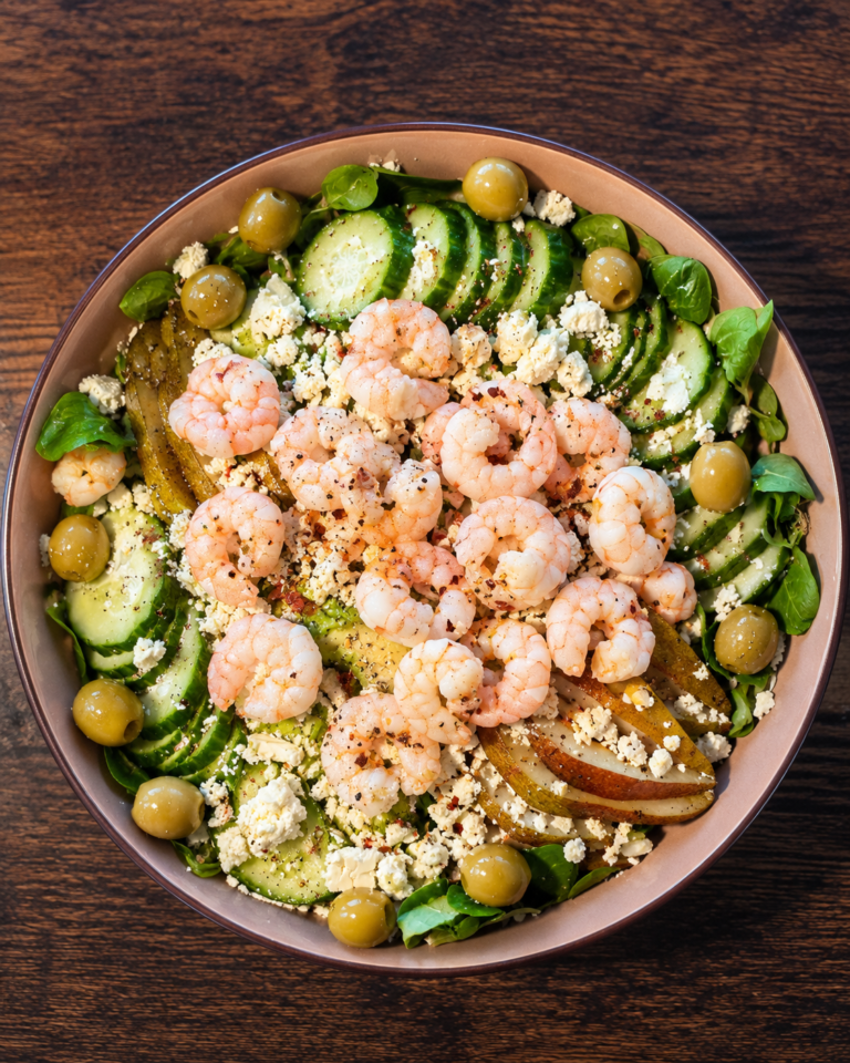 Feldsalat mit Garnelen, Birne & Avocado
